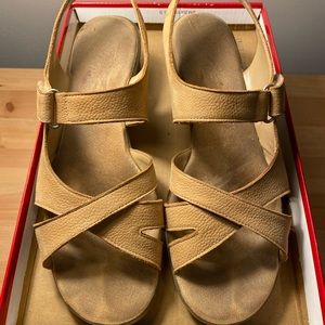 Aerosoles Badvertisement Light Tan Nubuck Wedge Sandal (8M)